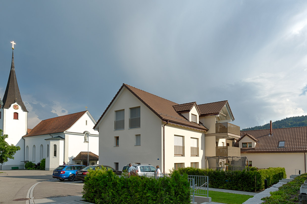 DS-Architektur-Mehrfamilienhaus-Kirchstrasse-Bichwil